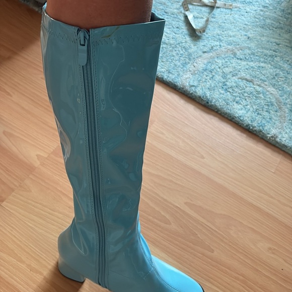 Go-go boots size 10 - Picture 2 of 7